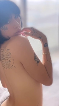 Cewek hot ini lagi nungguin kamu