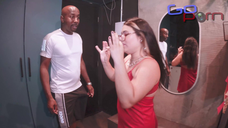 Go Porn: Marido Corno Demora Pra Chegar Em Casa, Ela Chama O...