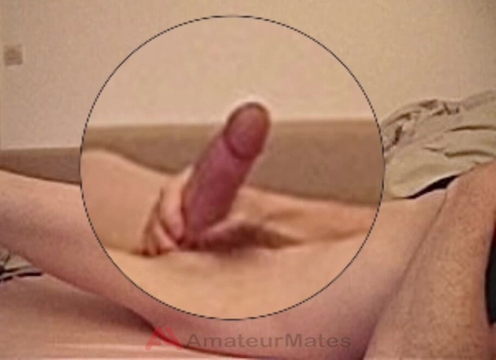 AmateurMates: 我发现我室友的兄弟快速射精并射精...质量不好的视频对不起！