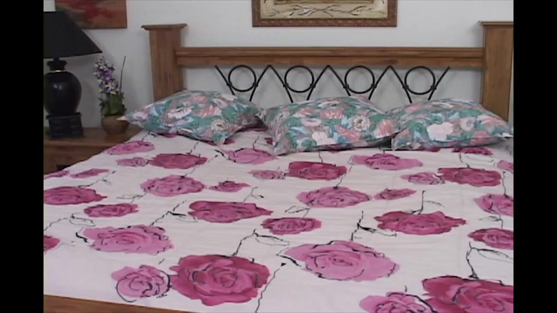 EroticPlanet XXX: Горячая азиатская тинка Miko Sinz хороша с дрочкой и скачу на огромном белом члене