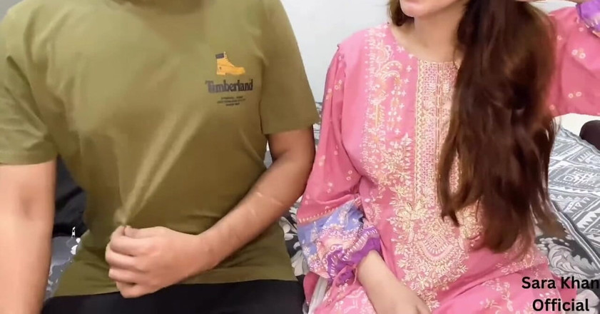 Sarakhan: Tôi gặp một chàng trai dễ thương trên Tinder và...
