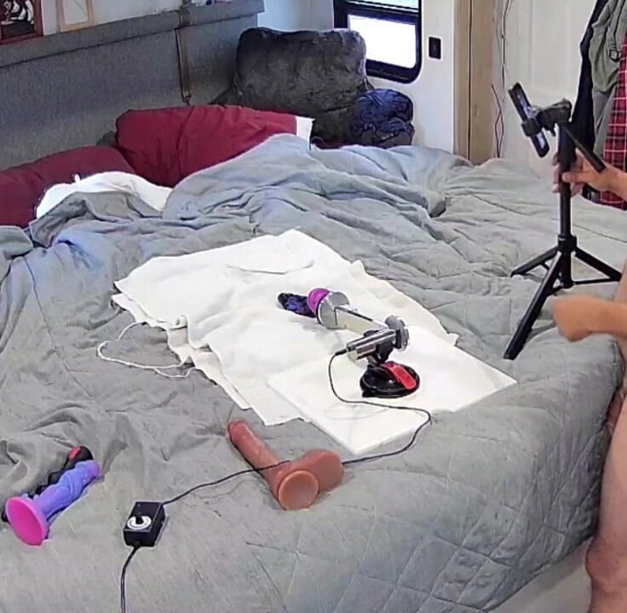 KittieNoOne: 8 Dildos with My Fucking Machine and a Quick Cream...