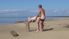 StrongSrg: Đĩ bãi biển trưởng thành mời các chàng trai đụ lỗ...