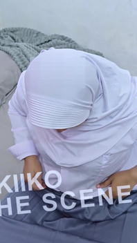 Azjatycka hidżab dziewczyna zaskoczona przyrodnim bratem, gdy zmieniam ubrania - Minokiiko