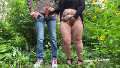 OurFetishLife: La milf si masturba all'aperto con una pancia sexy mi...