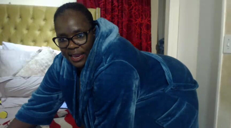 Legendary Booty Overdose: Horny SSBBW Masturbating and Having Breakfast in Bed