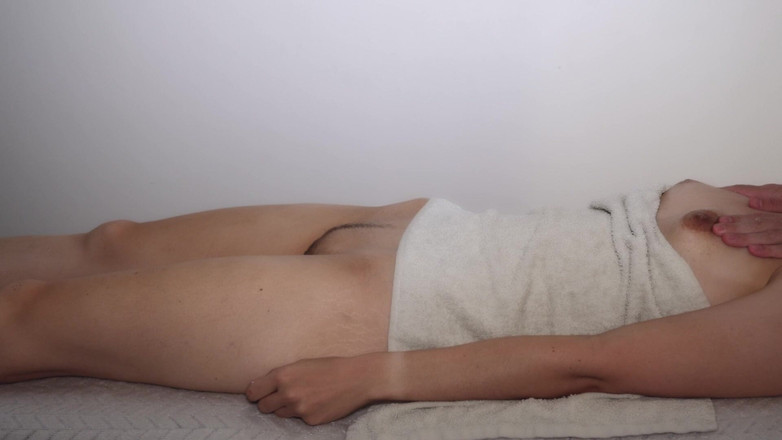 HotCoupleTeam: Entré para un masaje profesional de mi coño