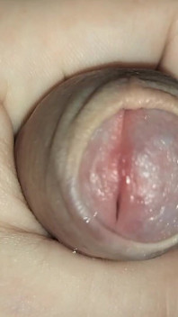 Masturbacja z bliska Uncut Cock and Cumshot