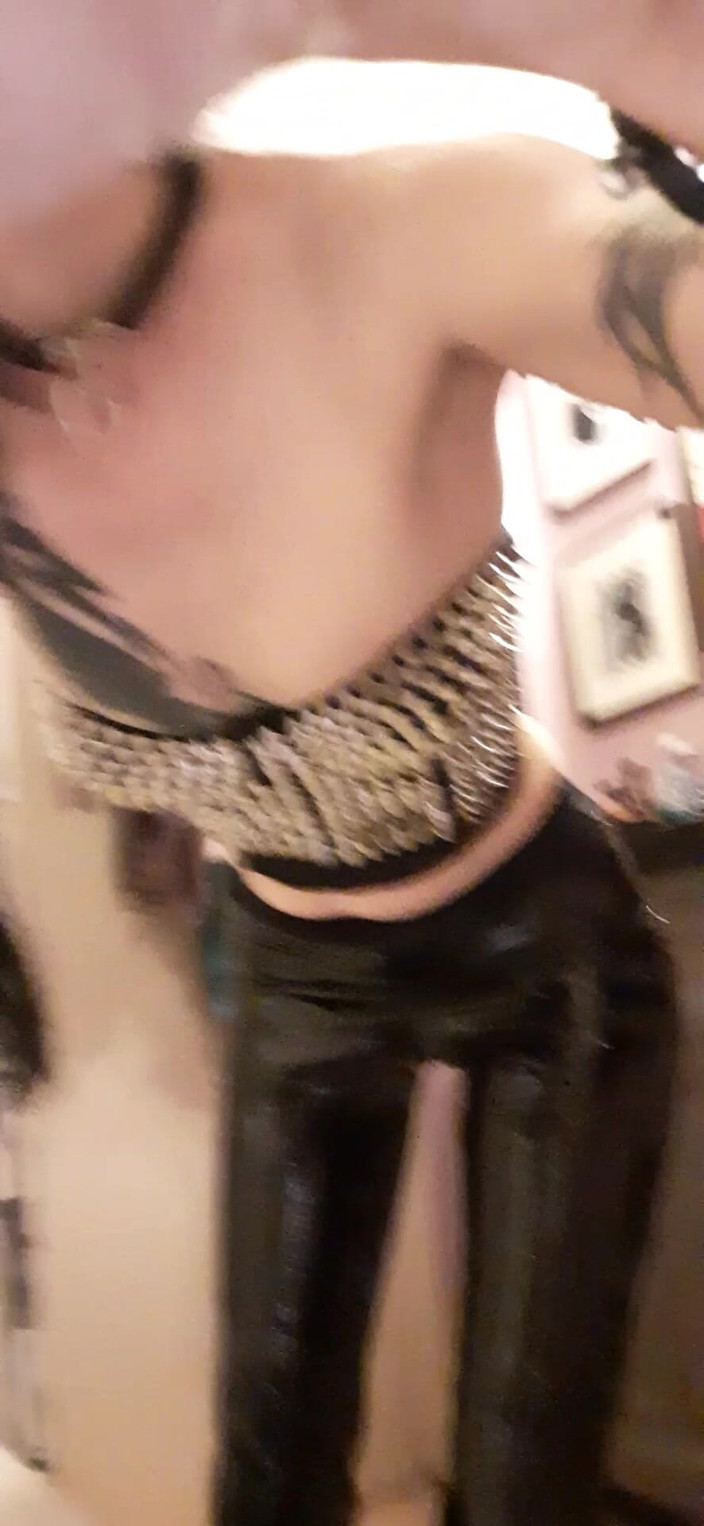 PandoraSG: Maricas prostituta no banheiro 4 femdom humilhação