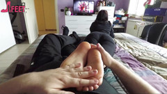 Foot Fetish HD: Sexy Petra se ho dotýká nohama