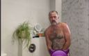 Daddy bear vlc: Papai na hora do banho. Empting My Balls for My...