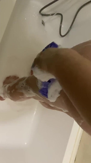 Supernasty: I like many cuming on foot