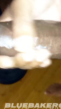 Aquí me corro de nuevo solo