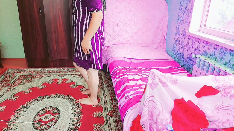 Kitty_Cross: Masturbation sans les mains avant l’orgasme avec mes jolies jambes...