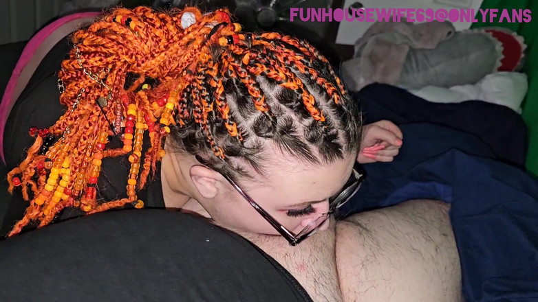 Funhousewife69: Pantat merah jambu menelan zakarnya dan memancut mani