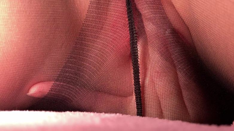 AmyHi: Asmr ! Je me masturbe et squirte en collants