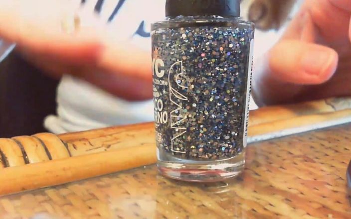 Nicoletta Embassi: Asmr long nails video bàn tay và móng tay gợi...
