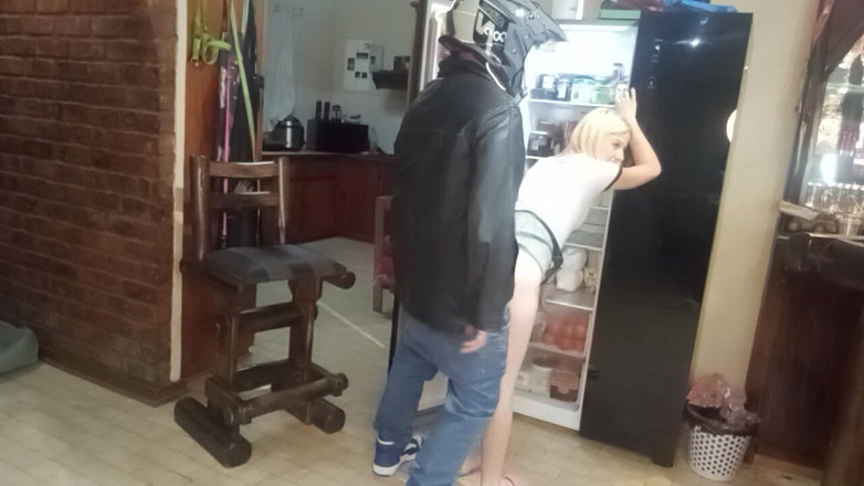 Bigjoefuckalott: गांड चुदाई पैनल फ्रिज कामुक पूर्व प्रेमिका को चोदता है