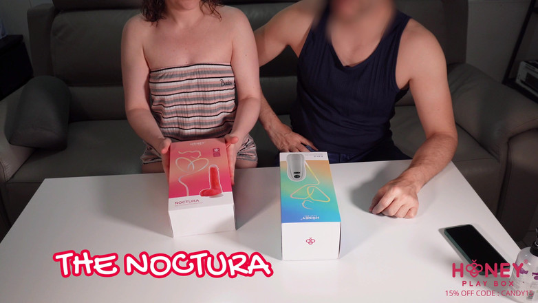 CloseUpCandy: サプライズで義理の妹とセックスする。彼女がハニープレイボックスでバイブレーターを使っている間に