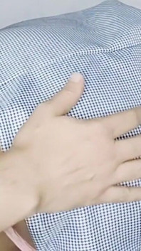 Vysokoškolačka přistižena při sexu s učitelem pro známky