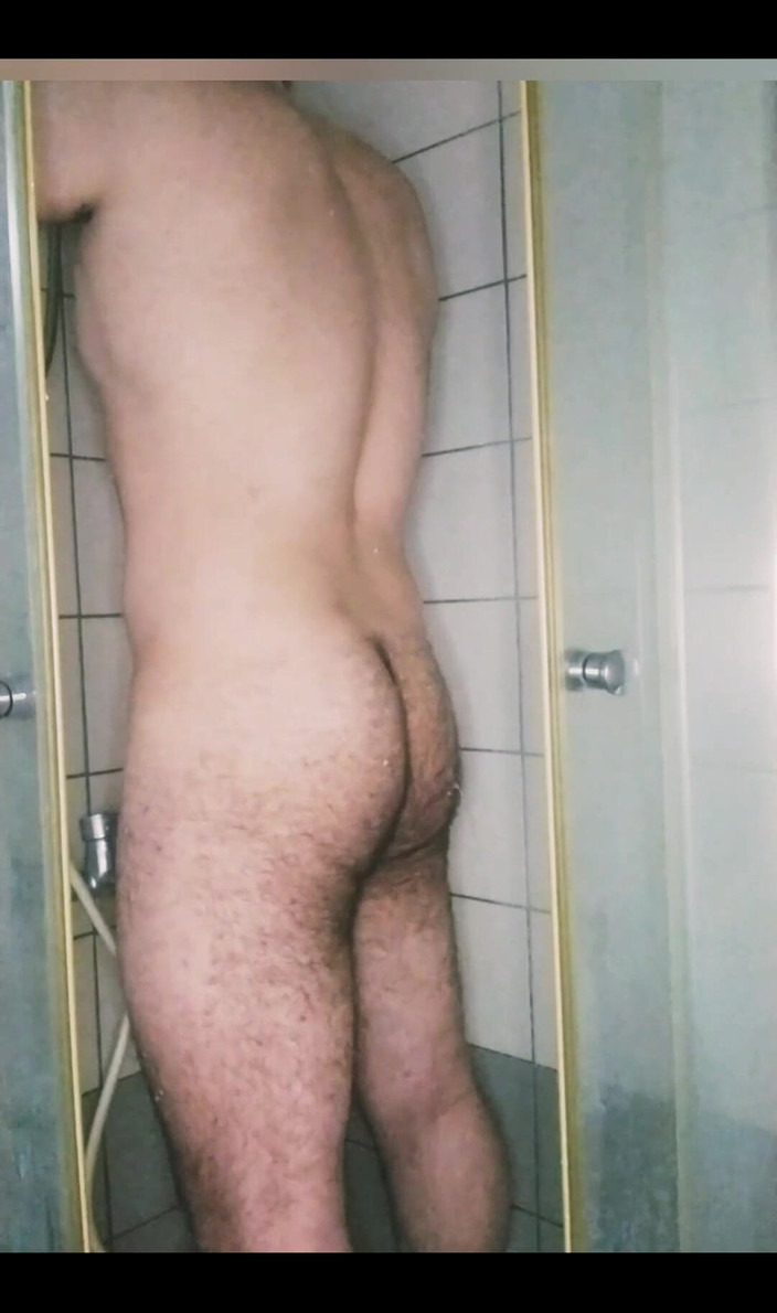 machinegunn0: Groot lichaam, grote pik