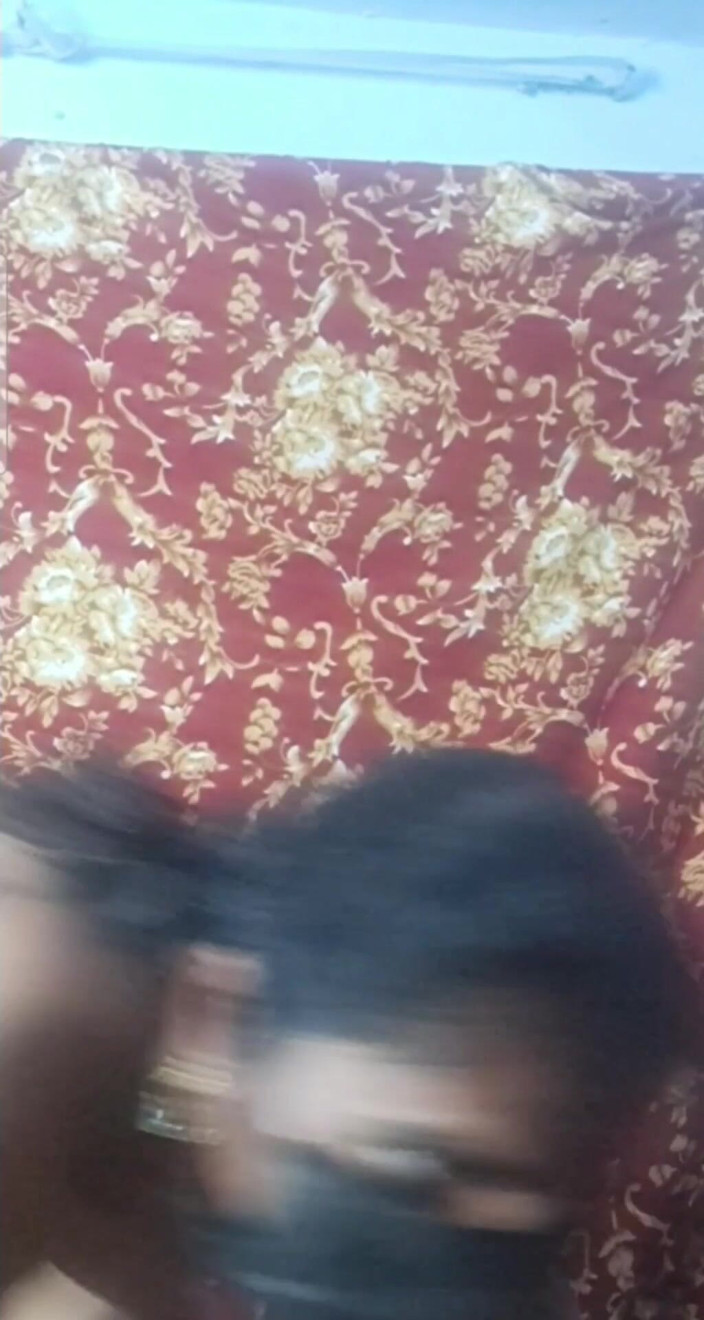 Jayaselvi: Hintli teyze çıplak görüntülü görüşme