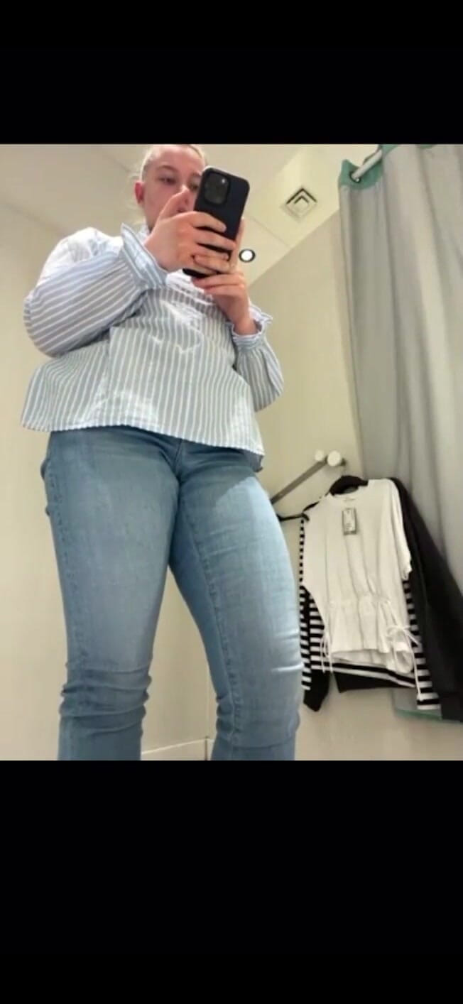 JuiceLussie: Hard Fucking in Fitting Room