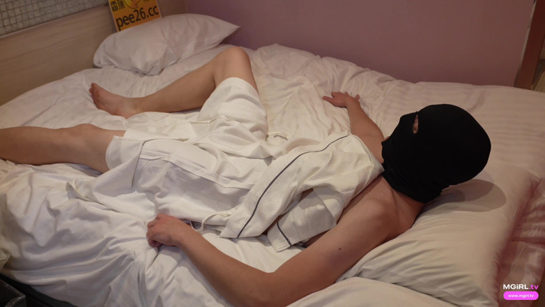 MgirlTV: Wesołych Świąt! I'm Your Creampie Gift