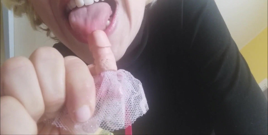 savannahamatoriale: I Humiliate You with My Pretty Dick