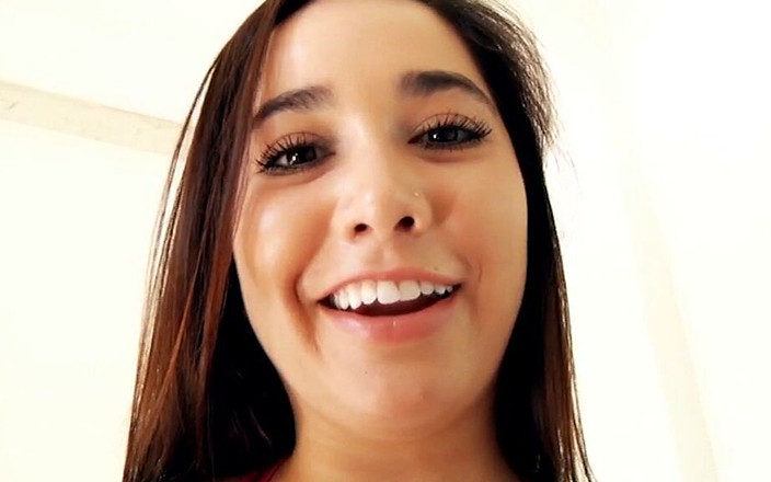 Magmafilm: Super Sexy Big Breasted Teeny From America