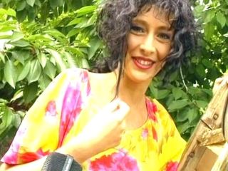 Deutsche Frauen: Sexy milf alemana follada al aire libre