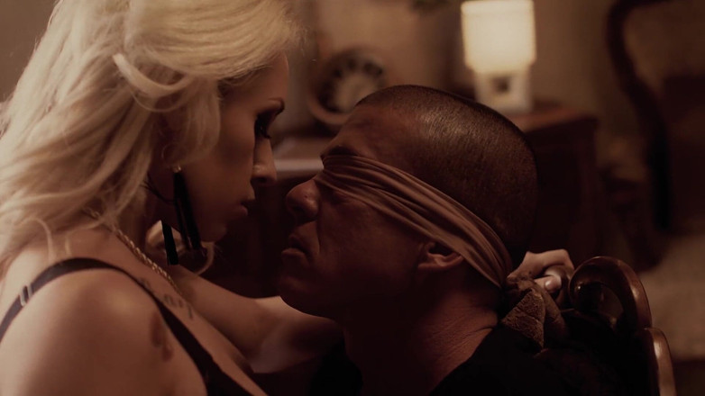 MixedX: Novia cachonda Christina Shine follada con amor en su apretado...