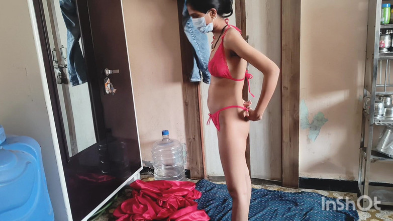 Desishycouple: Shivani tratando de bikini primera vez
