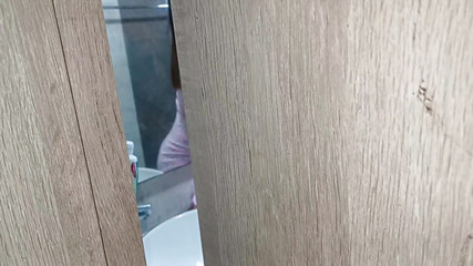 Artemisa74: Mama vitregă face o baie în timp ce o înregistrez cu telefonul...