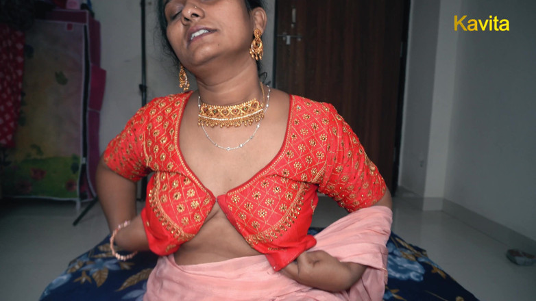 Kavita _zawazawi: देसी भारतीय कविता बालों वाली चूत और खुश सवारी के साथ क्लोज अप चुदाई
