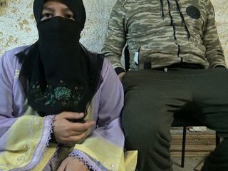 Souzan Halabi: अमेरिकी सैनिक मुस्लिम पत्नी को चोदता है और उसकी चूत के अंदर वीर्य निकालता है