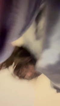 Erika latina mamma ha osato mostrare i suoi beni al lavoro e si masturba