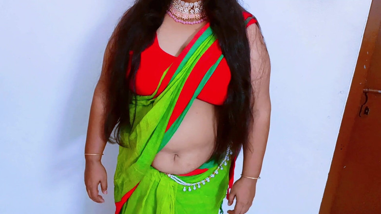 Hoktoml99: Mijn schoonzus ziet er goed uit in een saree vandaag.