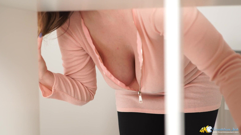 DownblouseJerk: 사무실 Wank Deal - JOI