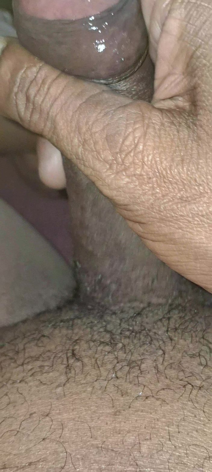 Maddymissile: Aku lagi asik mainin kontolku!