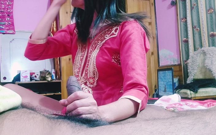Bolly Karma: Üvey erkek kardeşim elle muamele çekmemi istedi