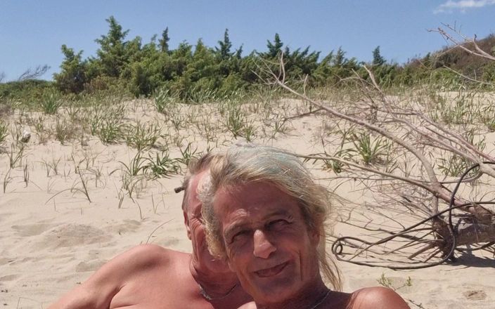 Gigi and David: Nudista playa stripchat show de sexo gigindave travesti novia encuentro...