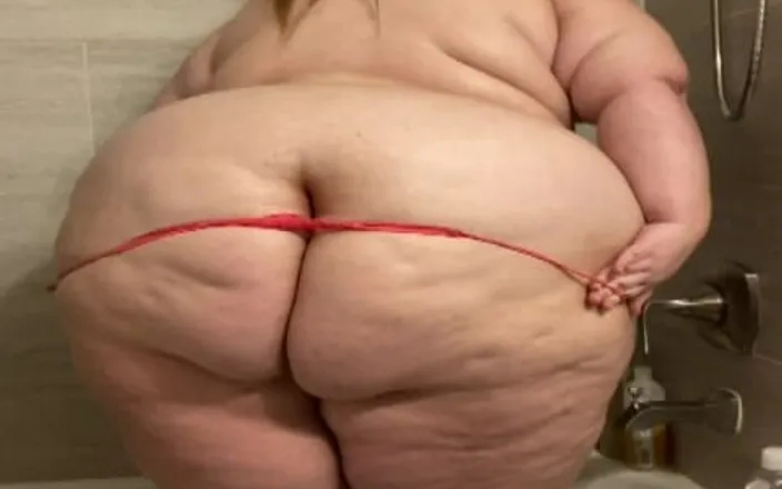 Kayla Peach studios: SSBBW Oil Body Worship