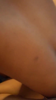 Bhabhi začne svádí a ztěžuje mu penis! Bhabhi, prosím, zastaví