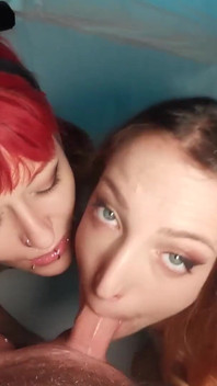 Belles salopes Liz Rainbow et Nerea Falco jouent avec ma bite avec leurs pieds et leurs bouches