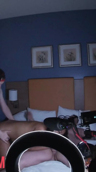 Ebenová modelka hrubě ošukaná 2 bílými ptáky Bts