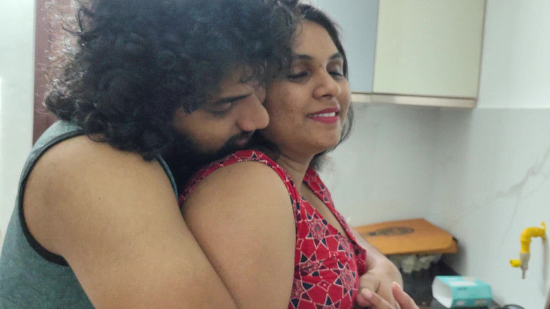 Vaigavarun45: Wife and Husband First Time Sex and It Happens in...