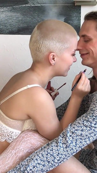 Vilu Vidish gör en pojke till en tjej för att knyta honom