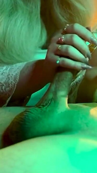 A Perfect Handjob From Step Mom
