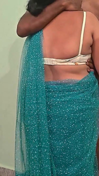 Sexy Bhabhi in Transparent Saree Showing Hot Navel
